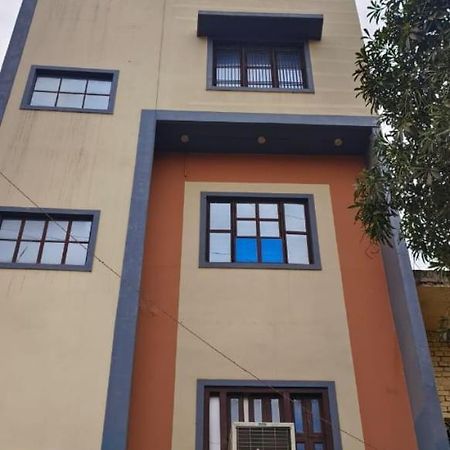 Namo Guest House Only For Indians Benares Buitenkant foto