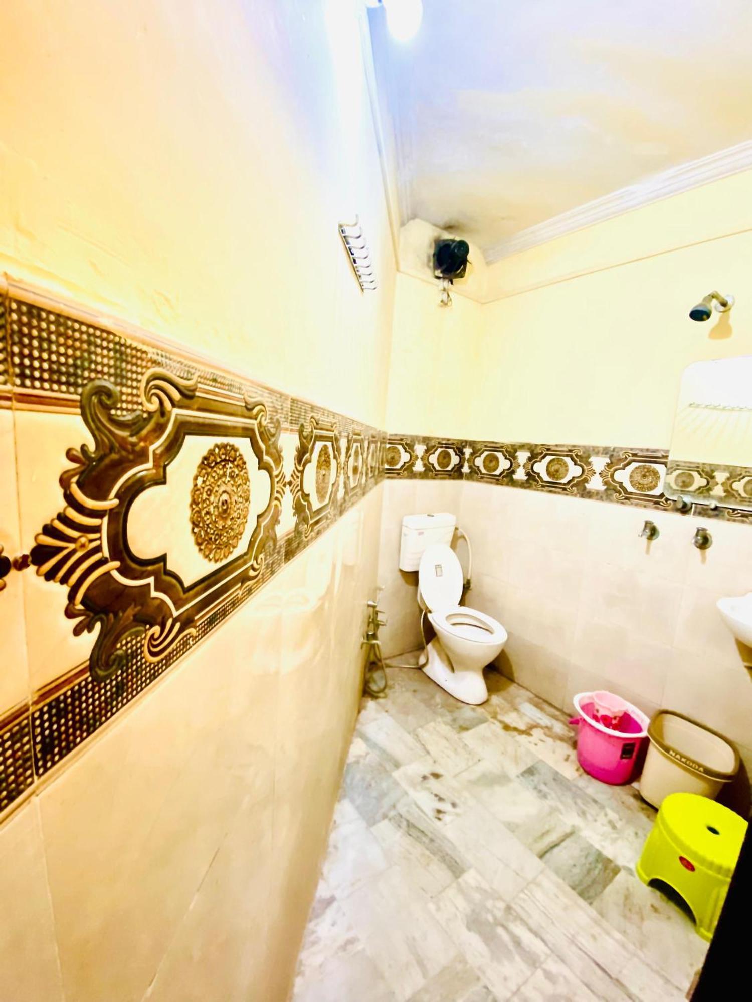 Namo Guest House Only For Indians Benares Buitenkant foto
