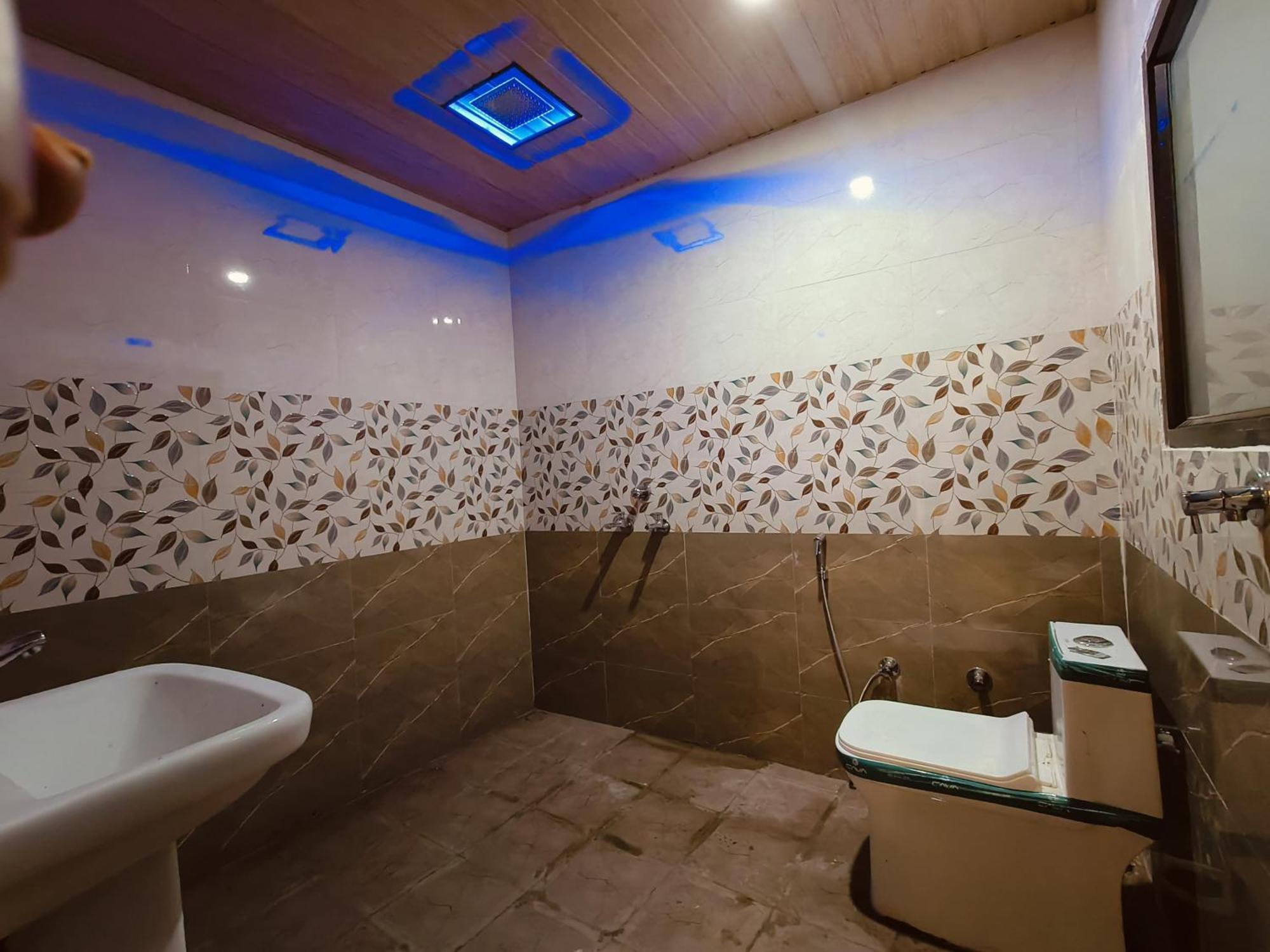 Namo Guest House Only For Indians Benares Buitenkant foto