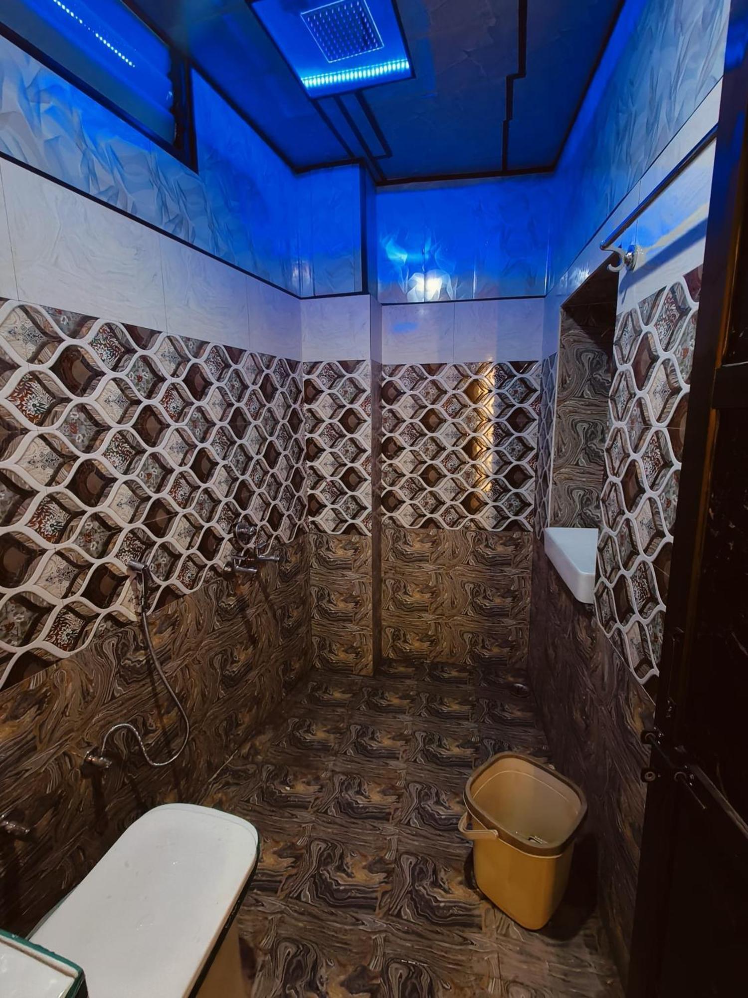 Namo Guest House Only For Indians Benares Buitenkant foto